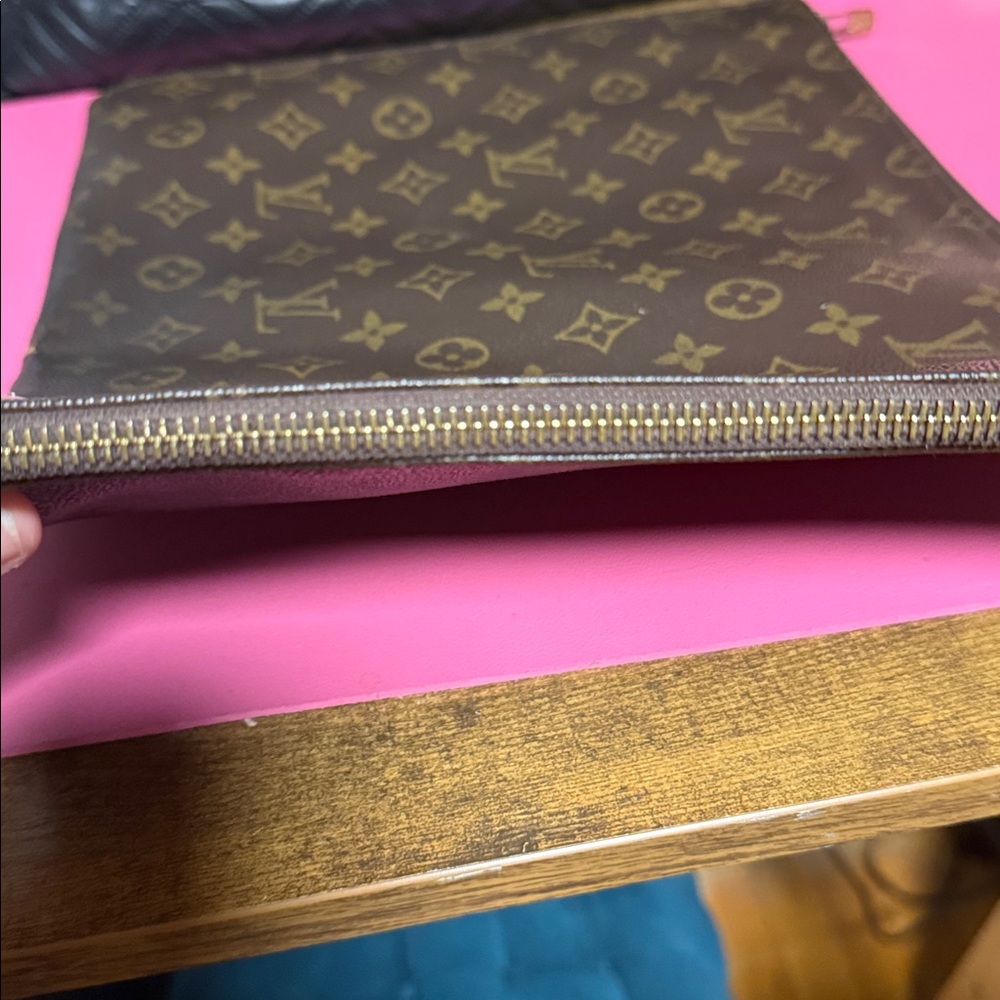 Louis Vuitton Brown Monogram Canvas Zip Portfolio - Picture 14 of 14
